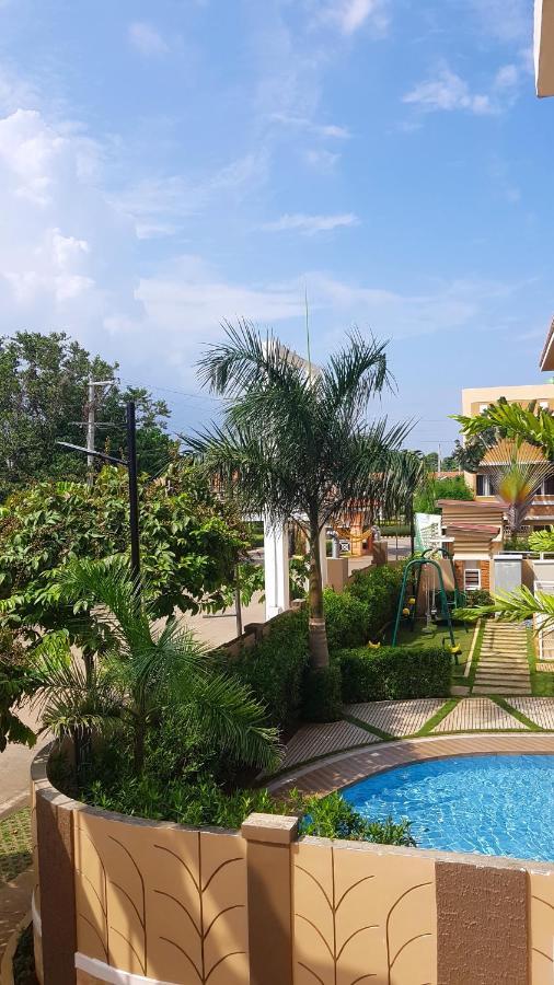 2 Bedroom And Studio Apartments With Private Pool And Gym In Vista Manors Verdant Puerto Princesa Kültér fotó