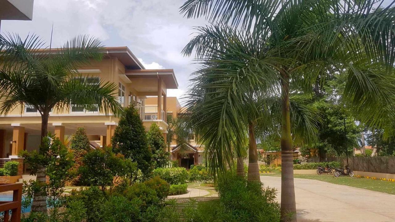 2 Bedroom And Studio Apartments With Private Pool And Gym In Vista Manors Verdant Puerto Princesa Kültér fotó