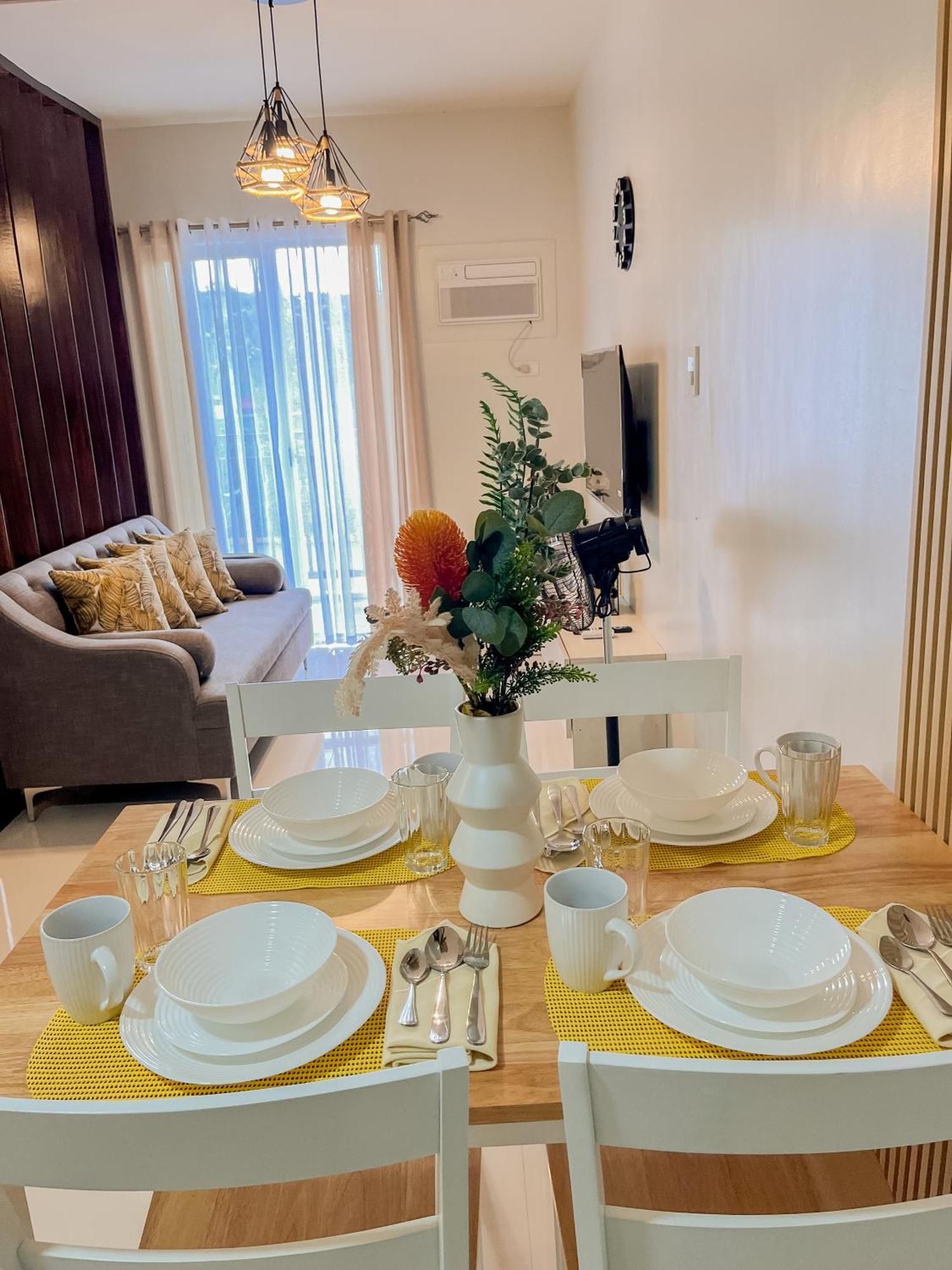 2 Bedroom And Studio Apartments With Private Pool And Gym In Vista Manors Verdant Puerto Princesa Kültér fotó