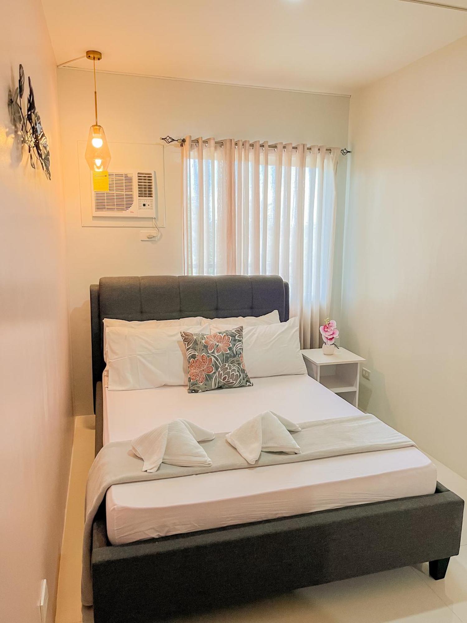 2 Bedroom And Studio Apartments With Private Pool And Gym In Vista Manors Verdant Puerto Princesa Kültér fotó