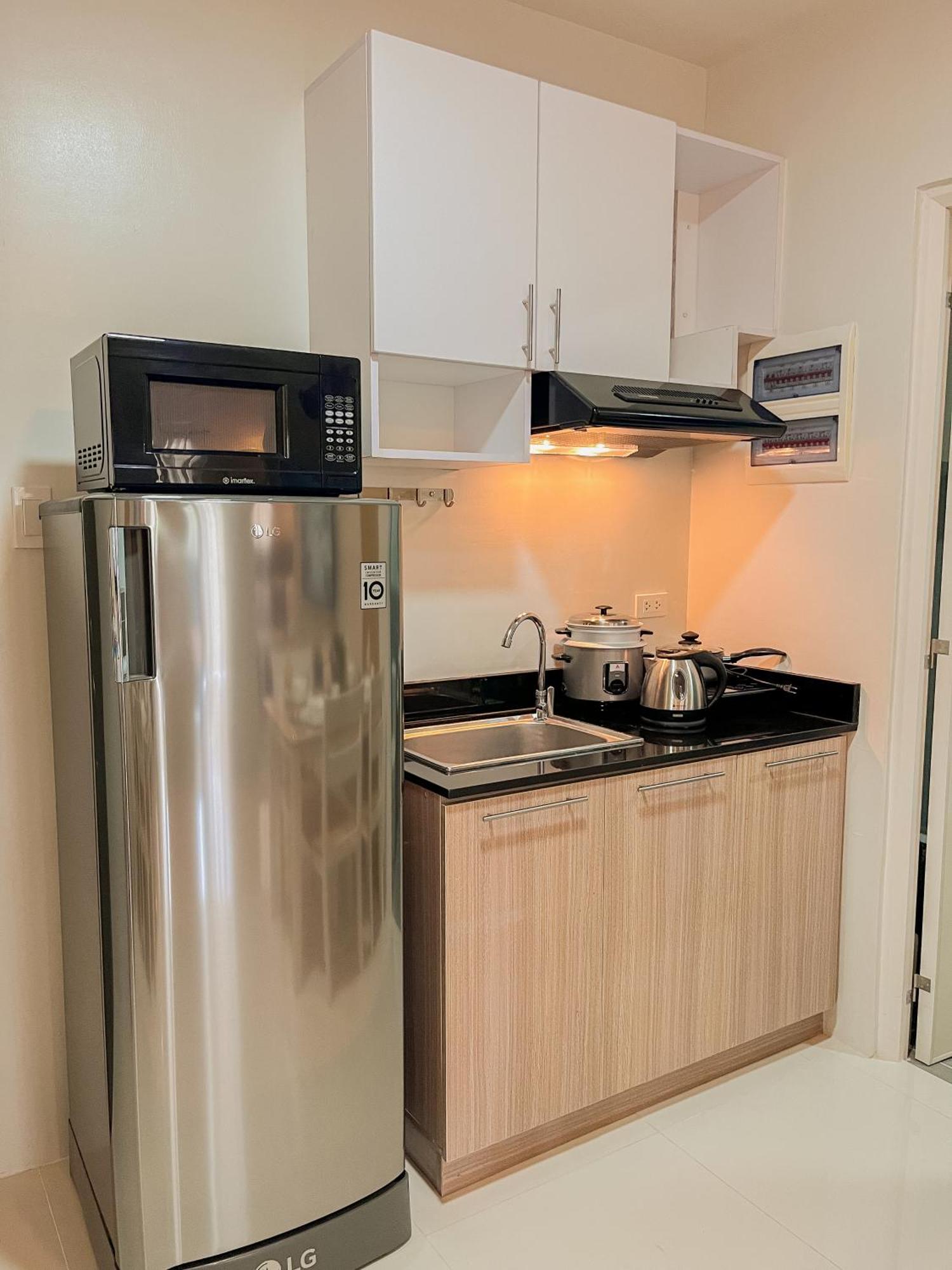 2 Bedroom And Studio Apartments With Private Pool And Gym In Vista Manors Verdant Puerto Princesa Kültér fotó