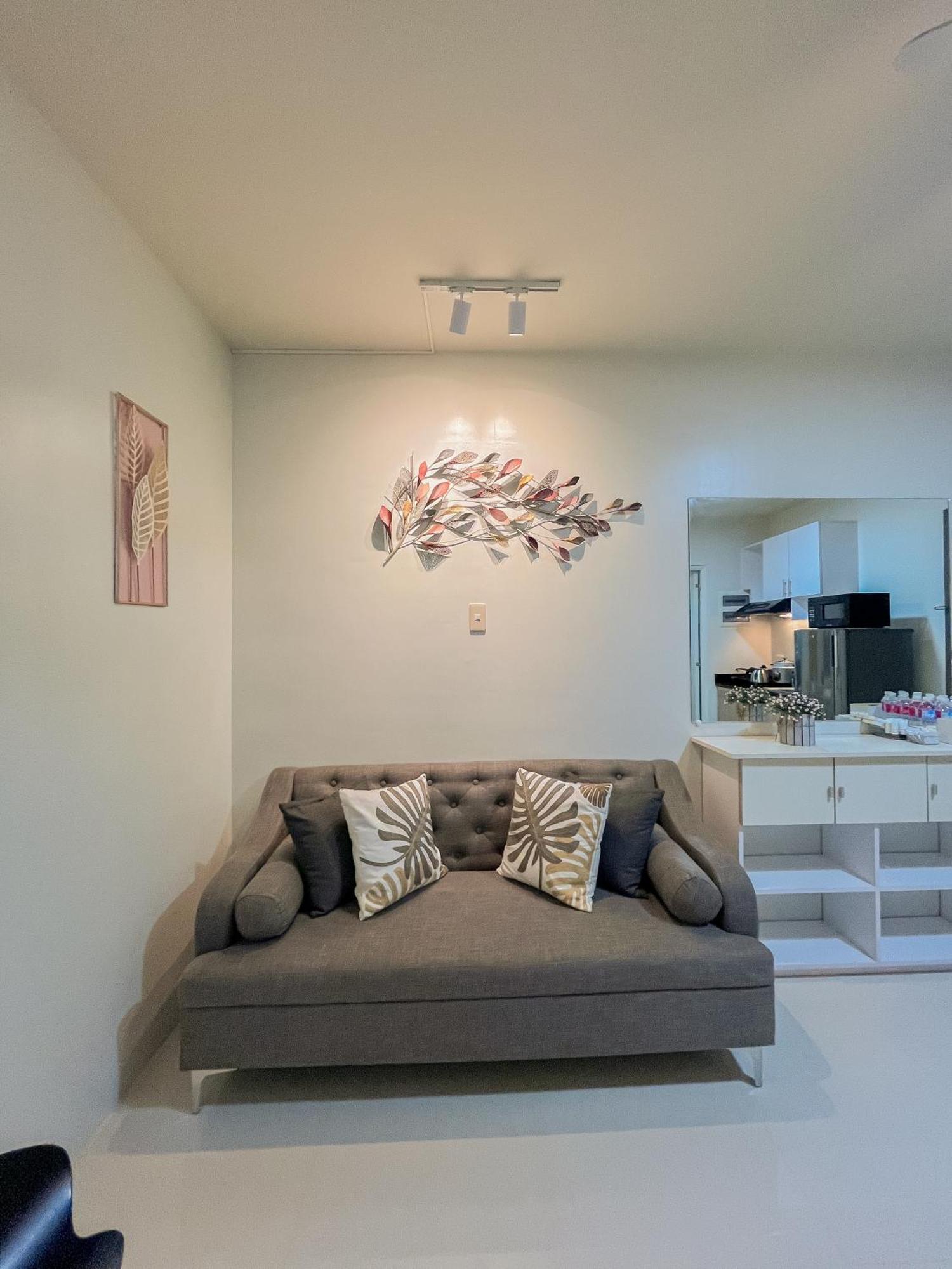 2 Bedroom And Studio Apartments With Private Pool And Gym In Vista Manors Verdant Puerto Princesa Kültér fotó