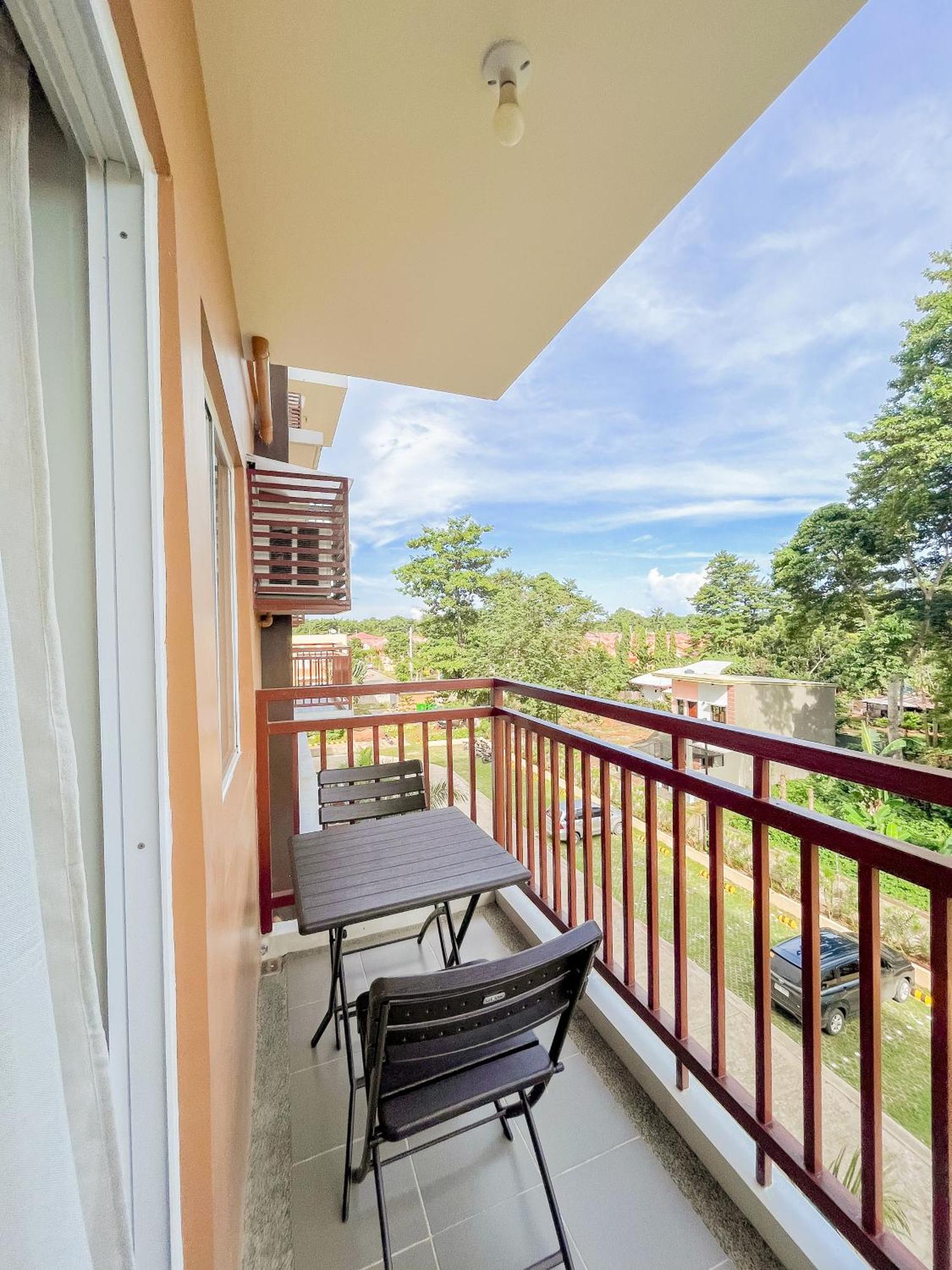 2 Bedroom And Studio Apartments With Private Pool And Gym In Vista Manors Verdant Puerto Princesa Kültér fotó