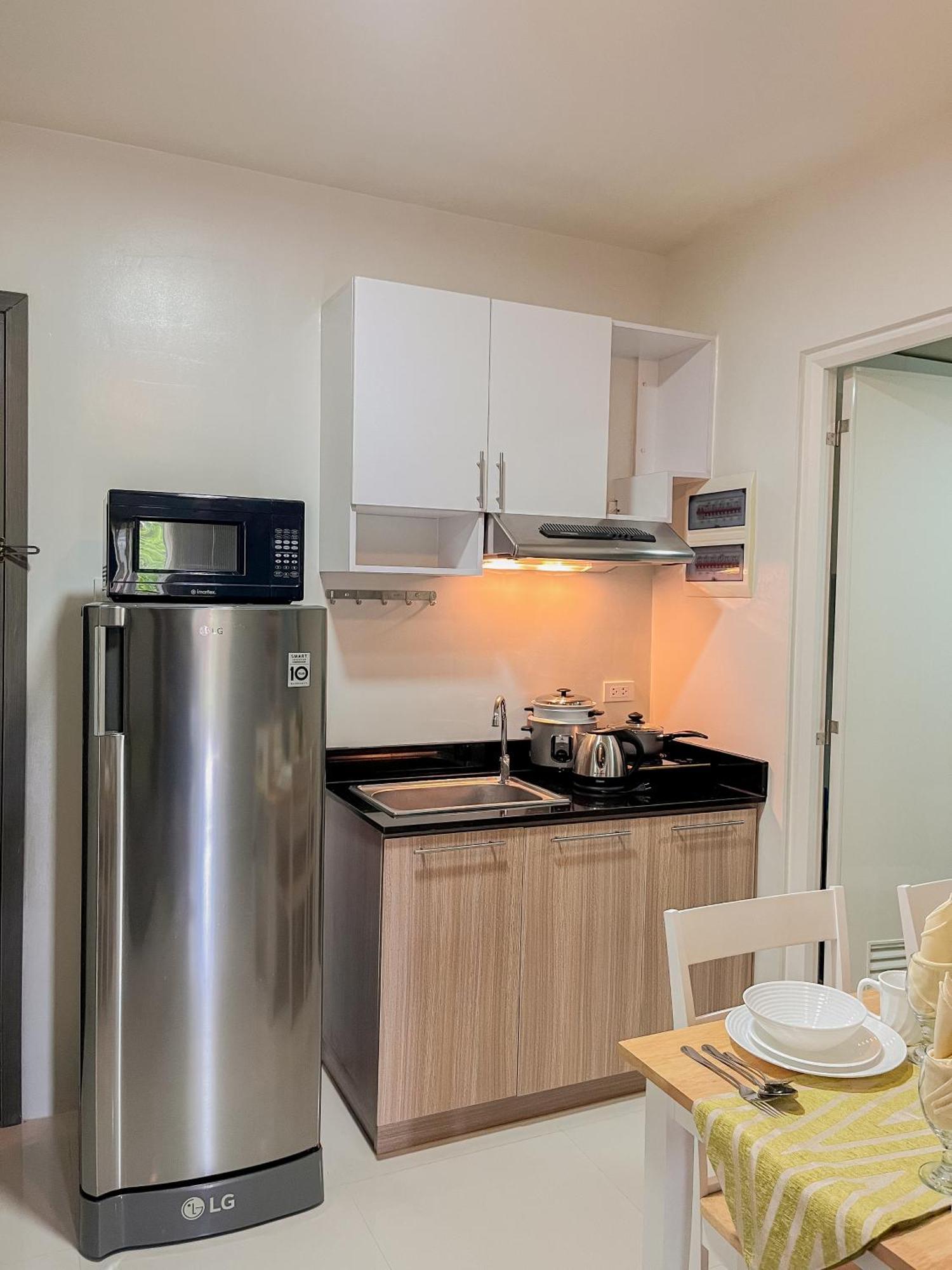 2 Bedroom And Studio Apartments With Private Pool And Gym In Vista Manors Verdant Puerto Princesa Kültér fotó