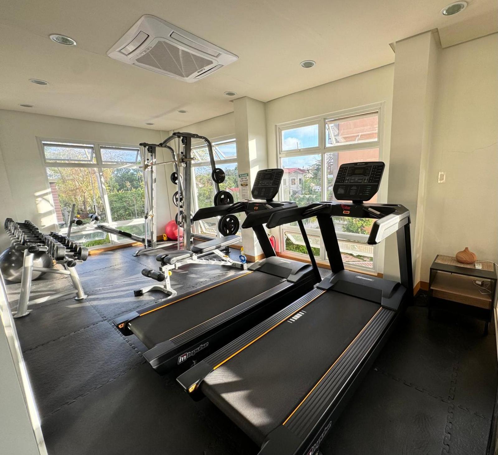 2 Bedroom And Studio Apartments With Private Pool And Gym In Vista Manors Verdant Puerto Princesa Kültér fotó