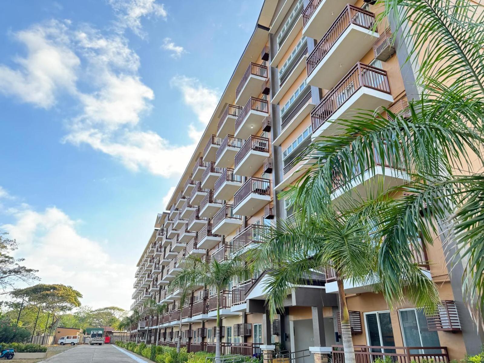 2 Bedroom And Studio Apartments With Private Pool And Gym In Vista Manors Verdant Puerto Princesa Kültér fotó