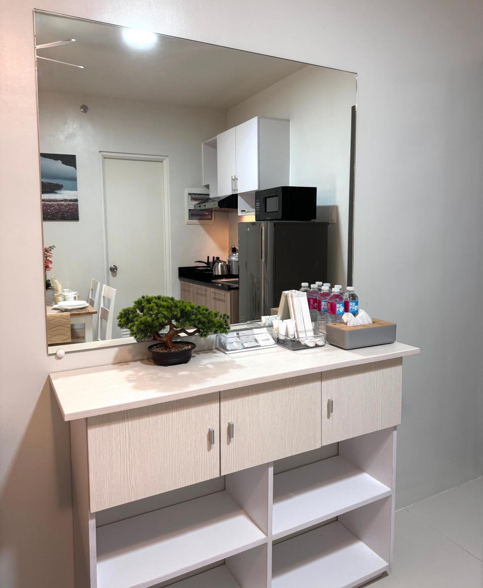 2 Bedroom And Studio Apartments With Private Pool And Gym In Vista Manors Verdant Puerto Princesa Kültér fotó