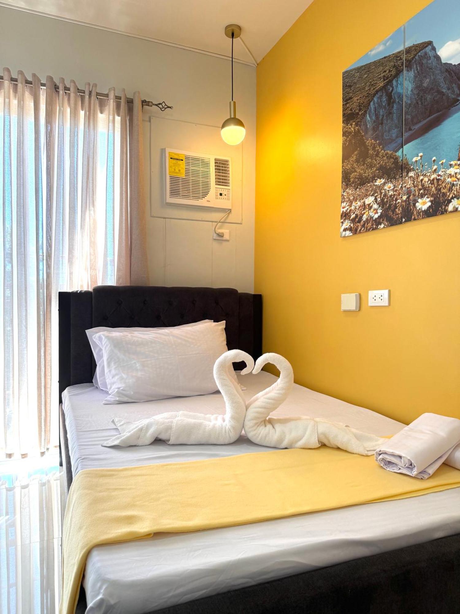 2 Bedroom And Studio Apartments With Private Pool And Gym In Vista Manors Verdant Puerto Princesa Kültér fotó